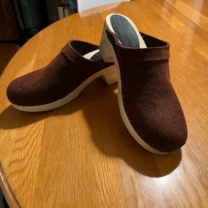 Brown Suede Sven Clogs, Women's Size EU 39/US 8.5
